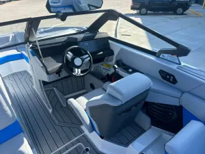 2025-nautique-g23-138918-image3.webp