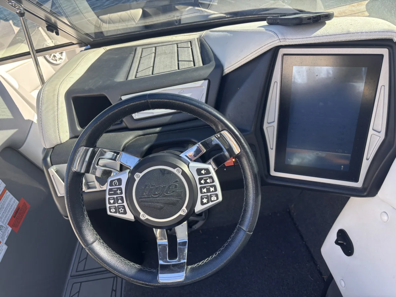 2020 Tige Boats R20