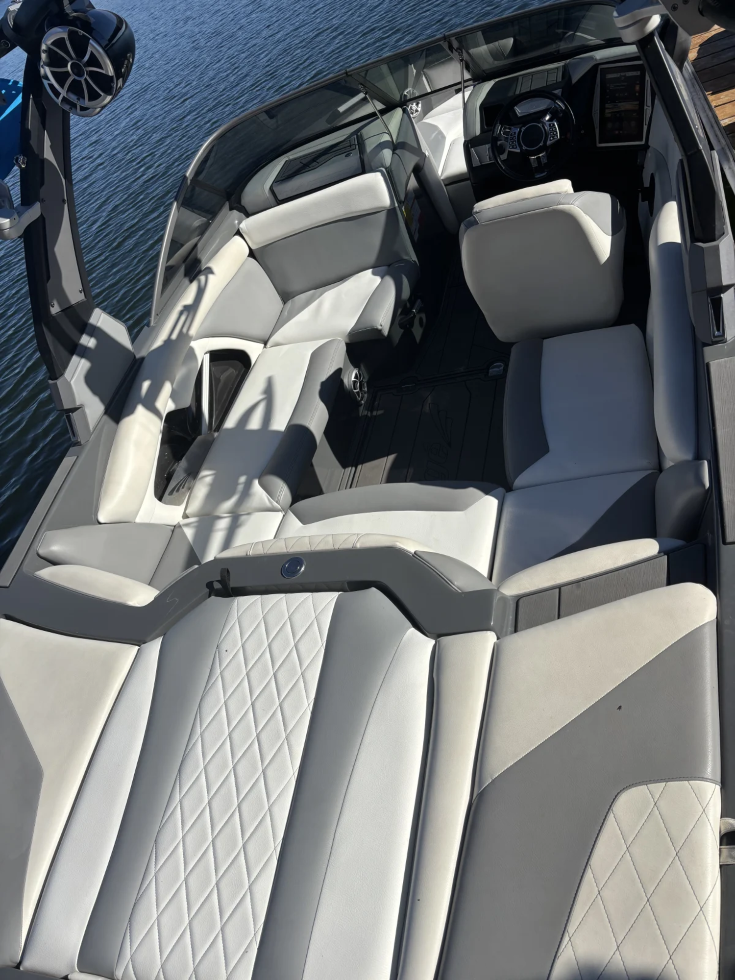 2020 Tige Boats R20