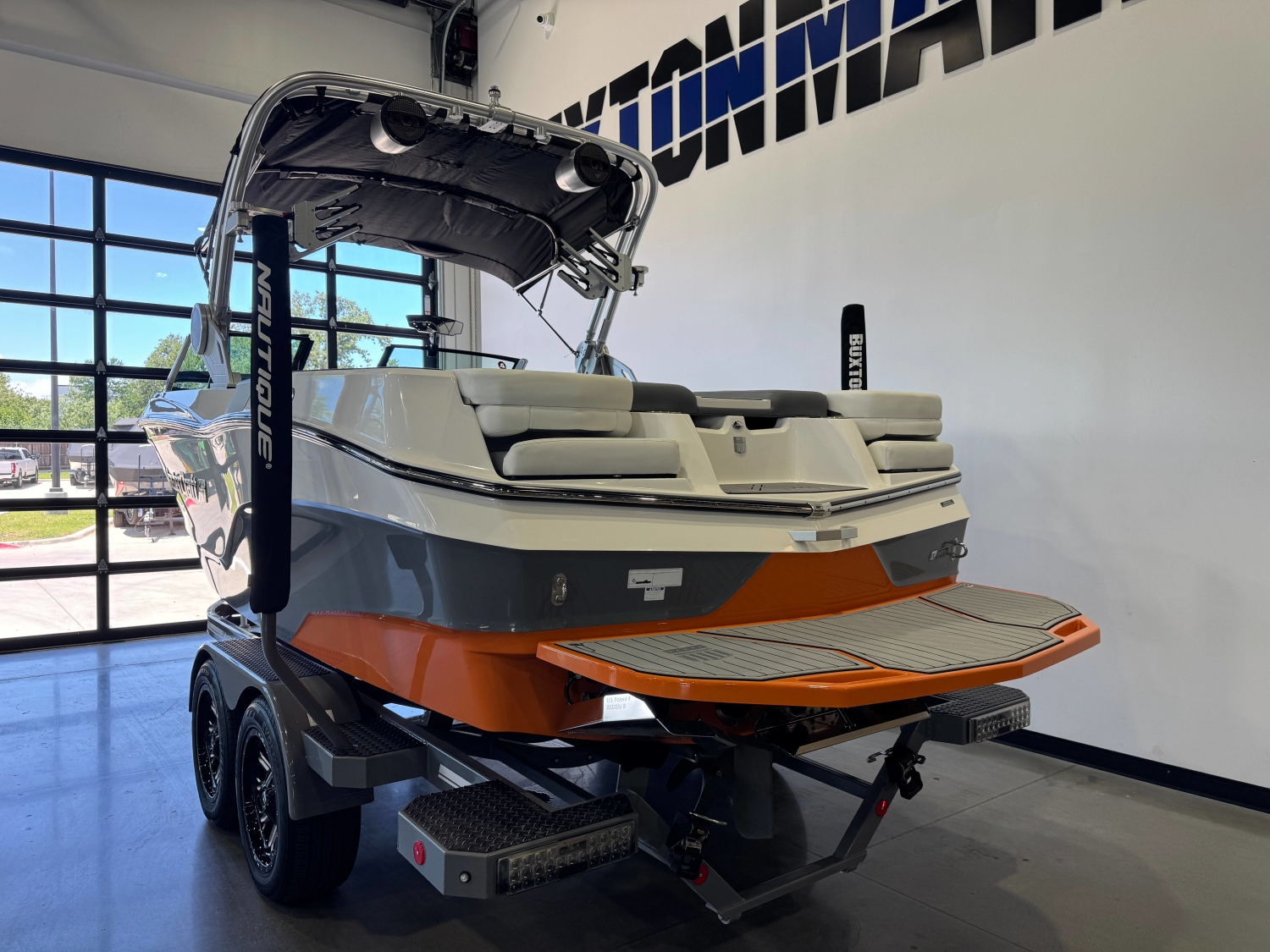 2023 MasterCraft XT22T