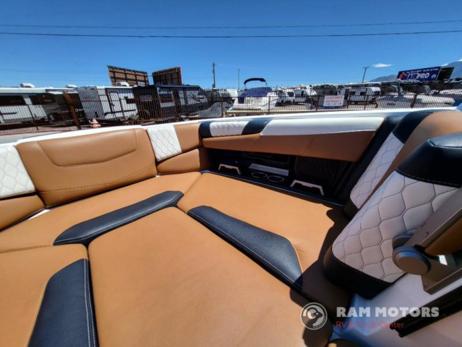 2023 Malibu Boats M Series M220