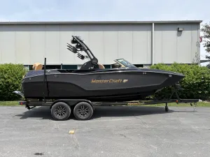 2026-mastercraft-xt22-138944-image1