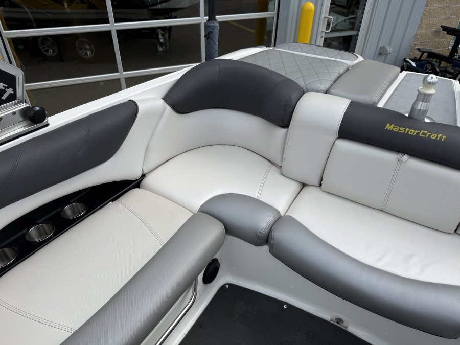 2011-mastercraft-x25-138945-image12