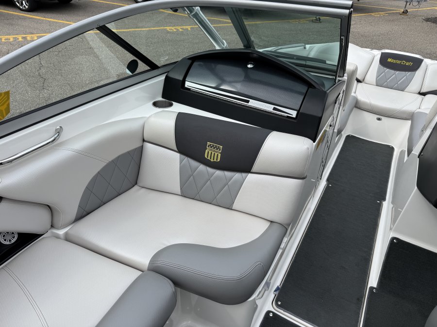 2011-mastercraft-x25-138945-image17