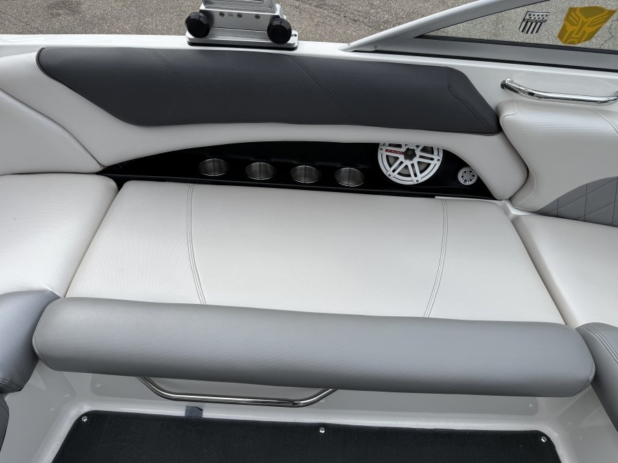 2011-mastercraft-x25-138945-image18