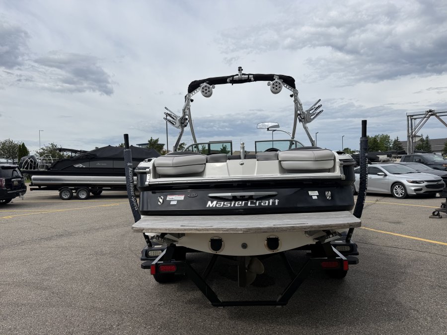 2011-mastercraft-x25-138945-image4