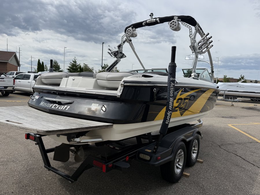 2011-mastercraft-x25-138945-image5