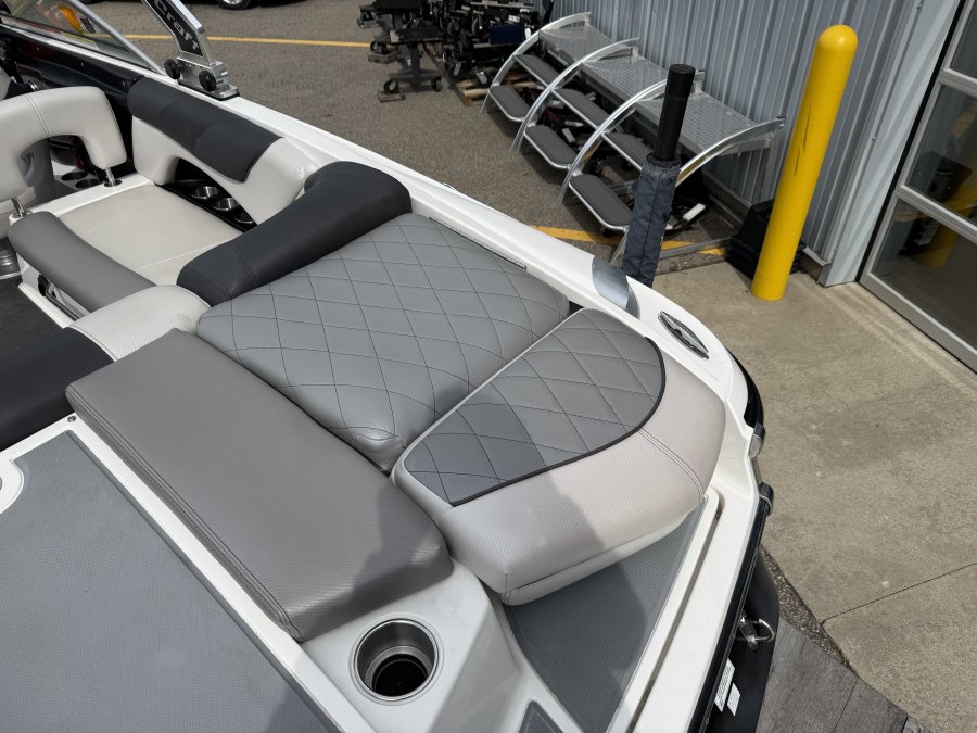 2011-mastercraft-x25-138945-image8