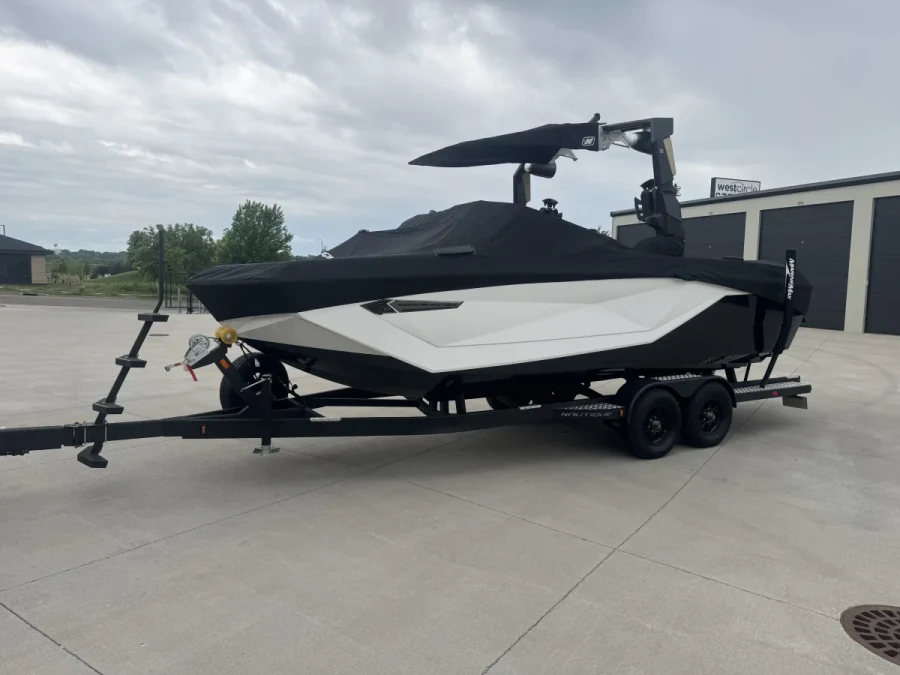 2023-nautique-g23-138976-image1.webp