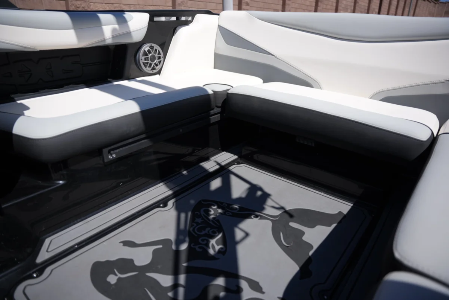 2019 Axis T22 
