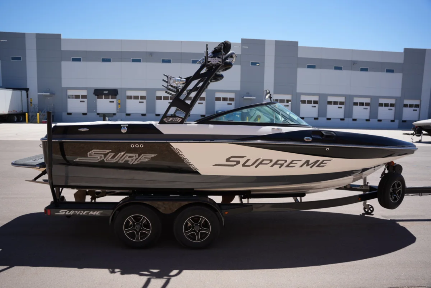 2016 Supreme S211