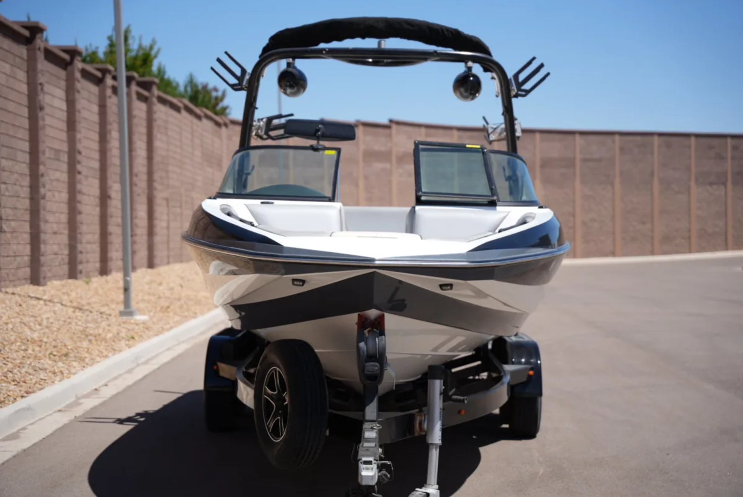 2016 Supreme S211
