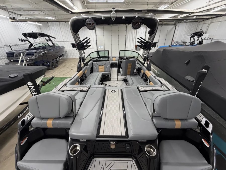2025-mastercraft-xt23-139016-image15