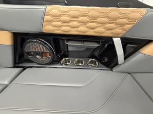 2025-mastercraft-xt23-139016-image20