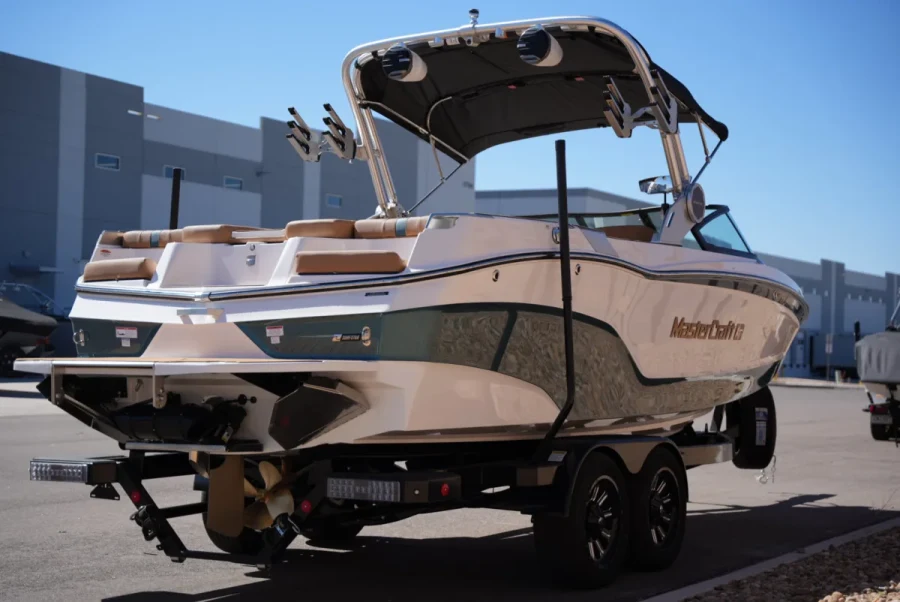 2026-mastercraft-xt24-139035-image1.webp