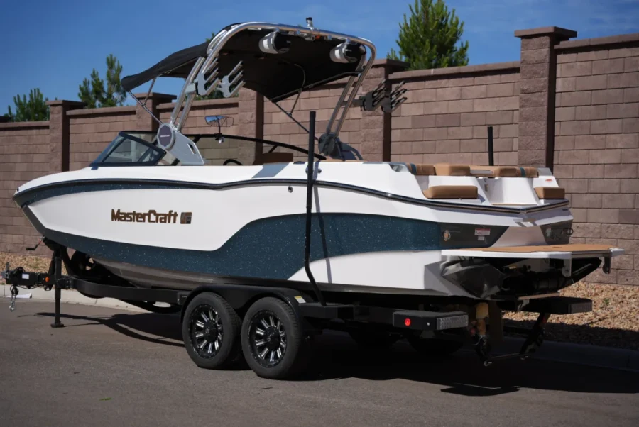 2026-mastercraft-xt24-139035-image3.webp