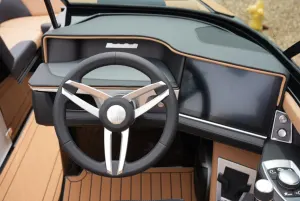 2026-mastercraft-xt22-139042-image10.webp