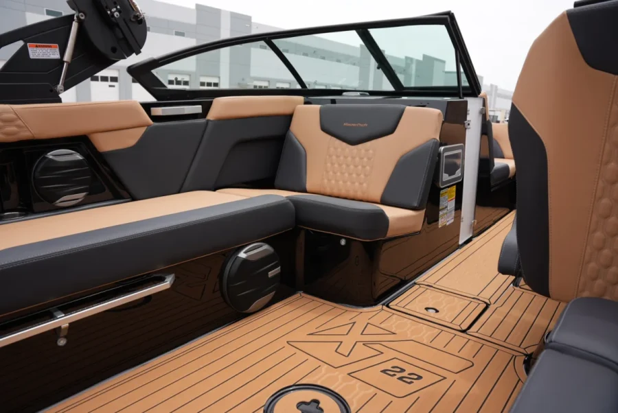 2026-mastercraft-xt22-139042-image15.webp