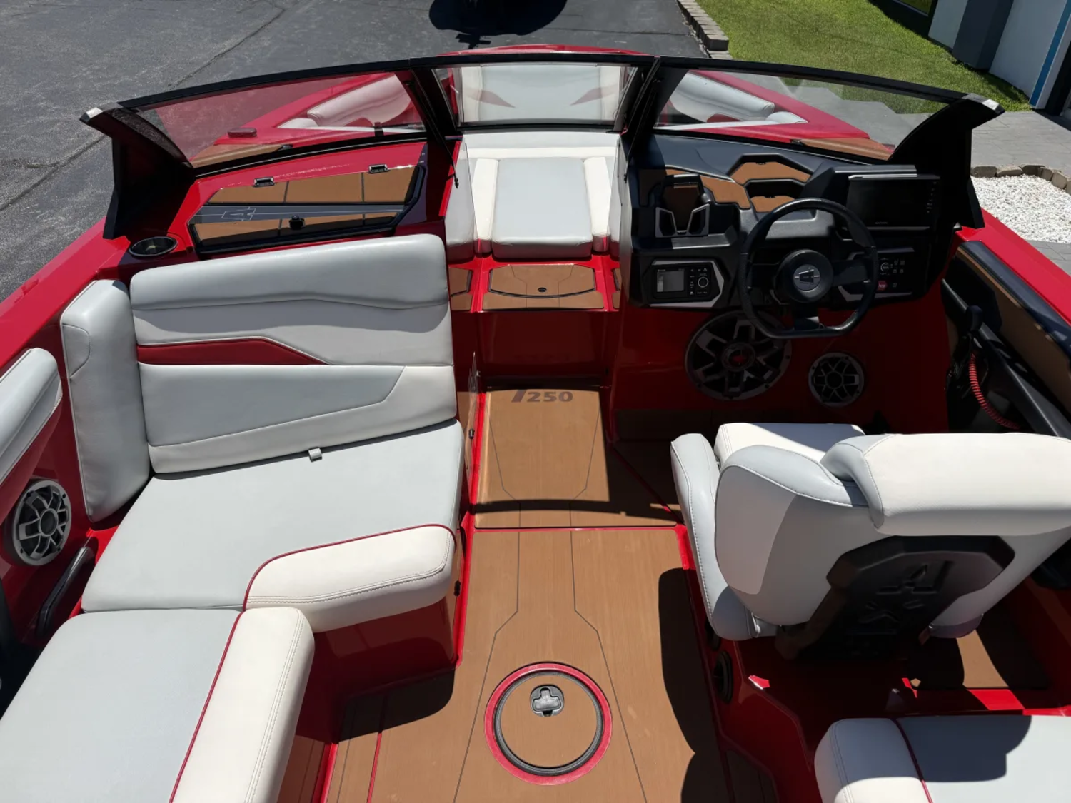 2023 Axis Boats T250