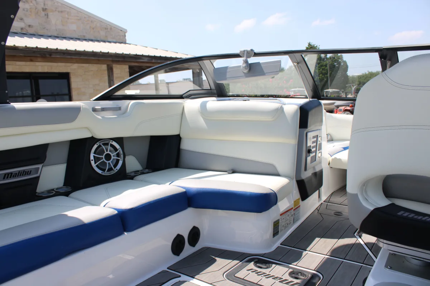 2016 Malibu M235