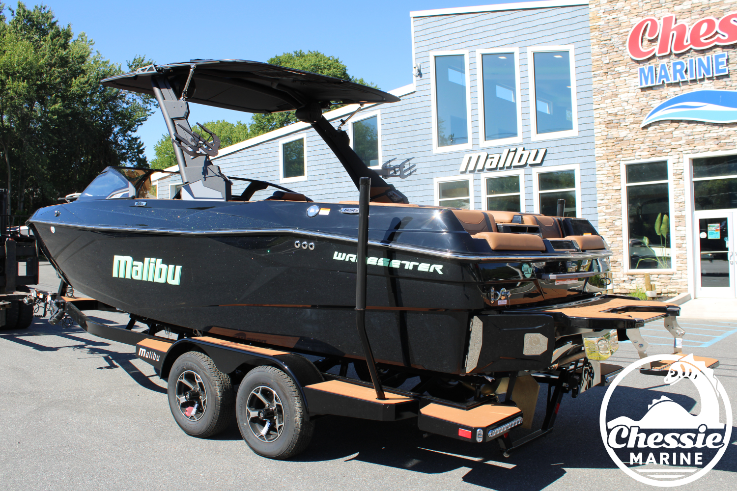 2026 Malibu 23 LSV