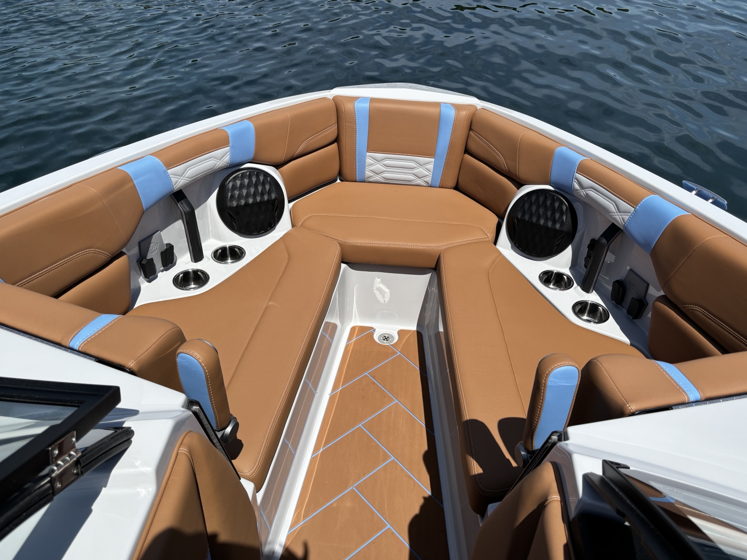 2026 Malibu 26 LSV