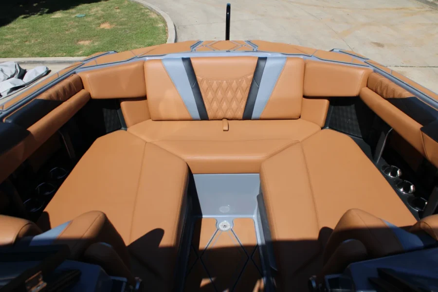2026-malibu-m242-139116-image16.webp