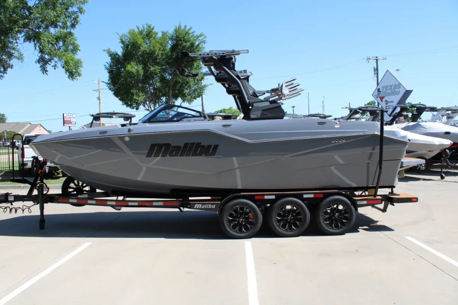 2026-malibu-m242-139116-image3.webp