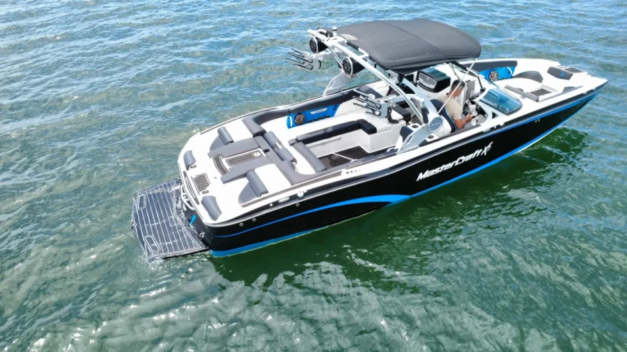 2018-mastercraft-x26-139128-image1.webp