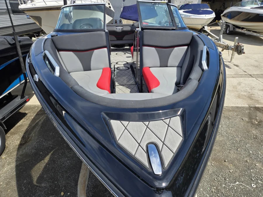2019-mastercraft-xt25-139129-image4.webp