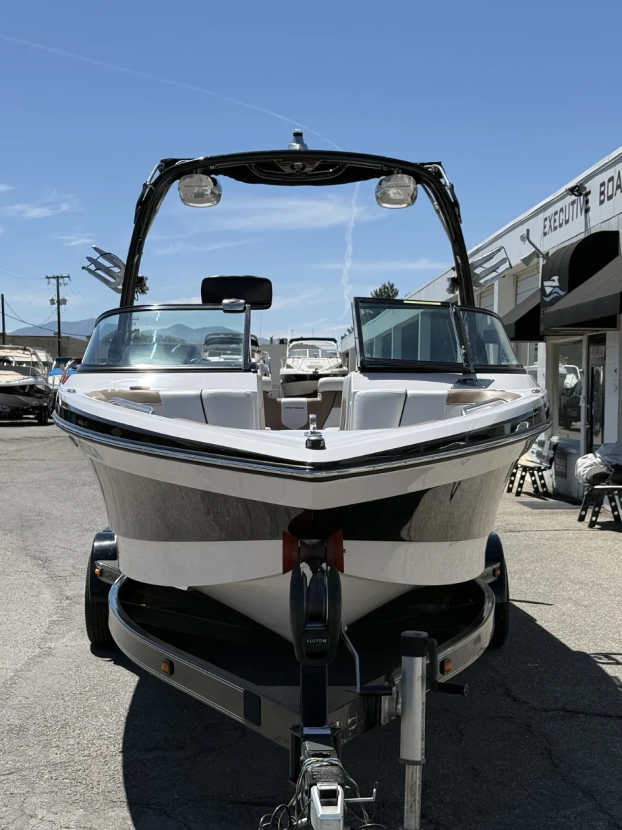 2012-nautique-super-air-nautique-230-139132-image6.webp