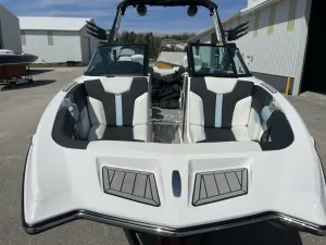 2022-mastercraft-xt24-137890-image1.webp