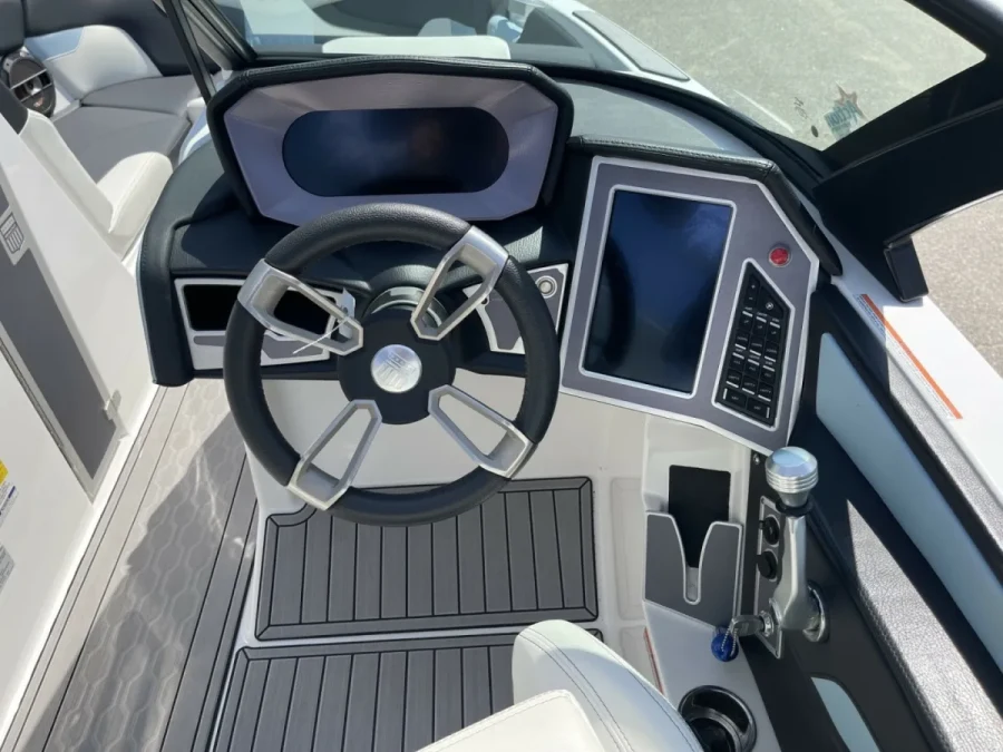 2022-mastercraft-xt24-137890-image2.webp