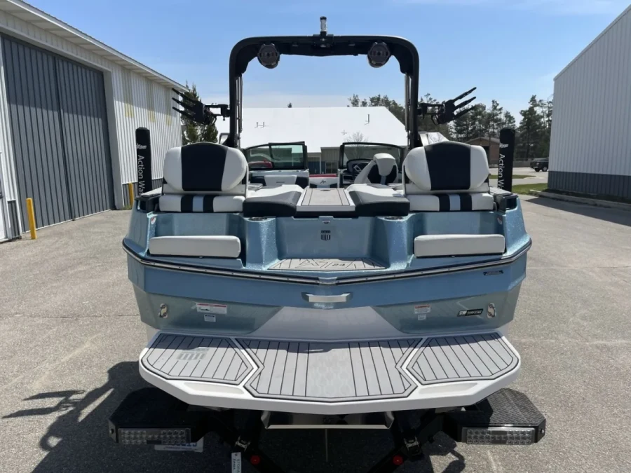 2022-mastercraft-xt24-137890-image3.webp