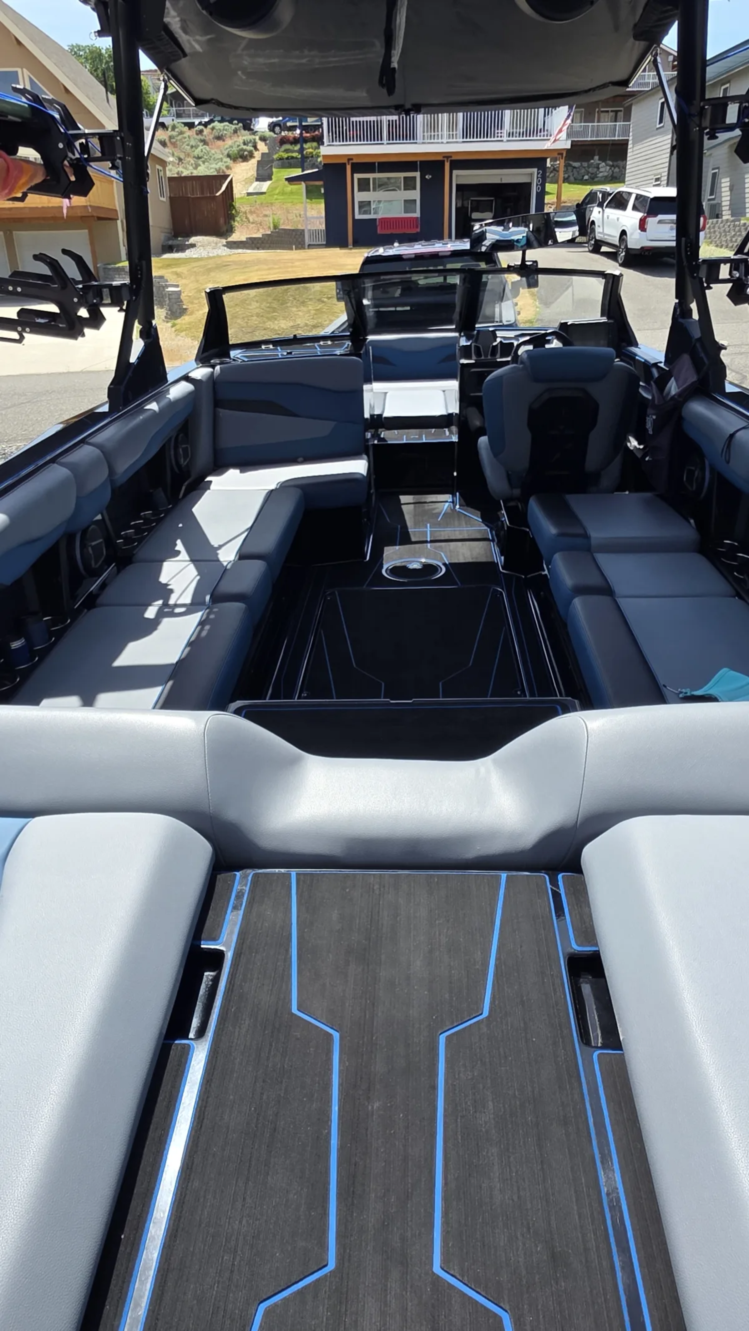2024 AXIS T250