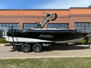 2025-malibu-wakesetter-23-lsv-137906-image0.webp