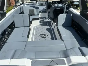 2025-malibu-wakesetter-23-lsv-137906-image3.webp