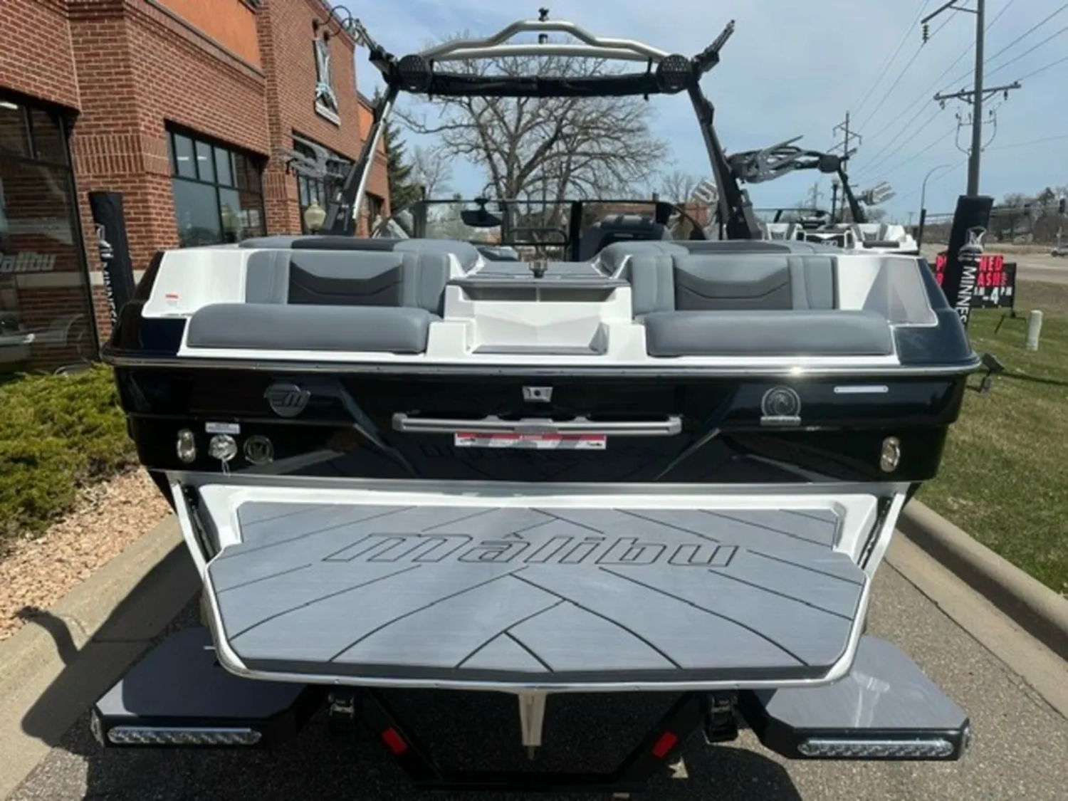 2025 Malibu 23 LSV -S7538