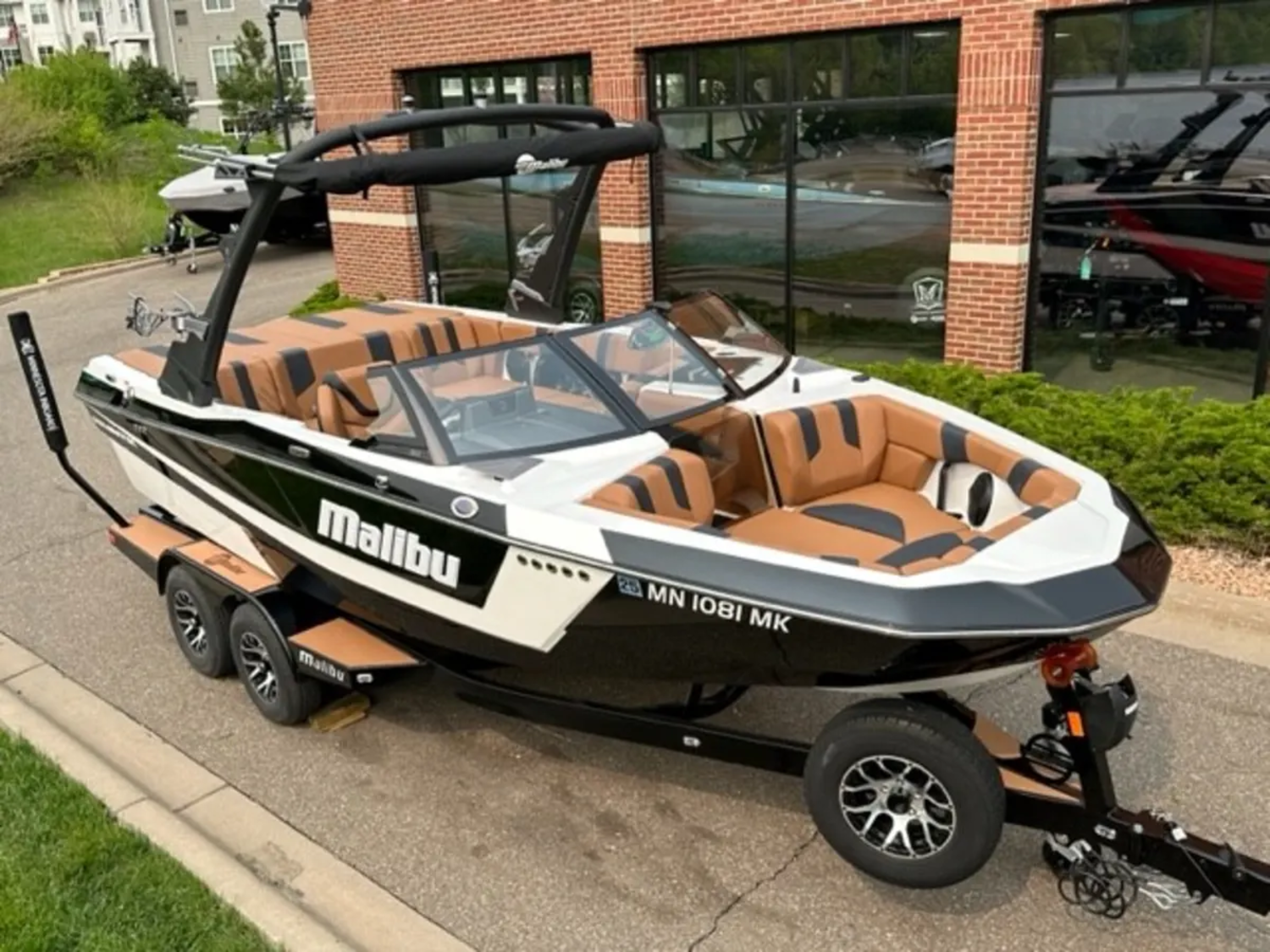 2023 Malibu 21 LX