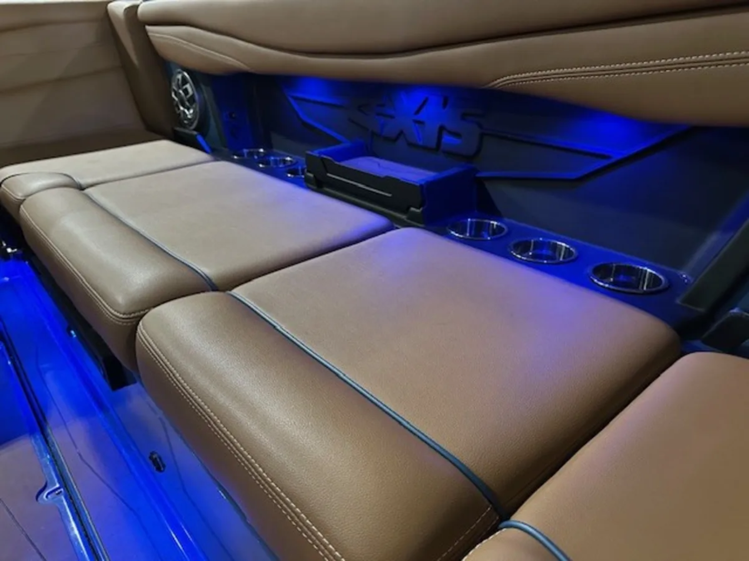 2023 Axis A225