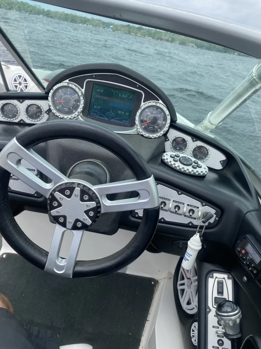 2010-mastercraft-x15-137913-image7.webp