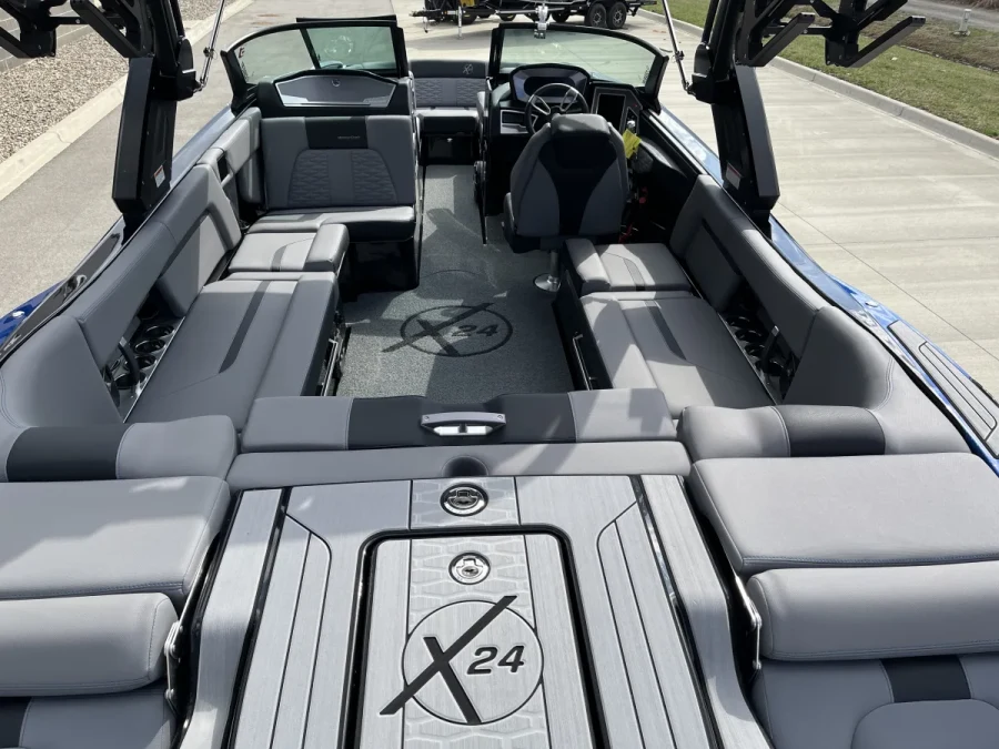 2022-mastercraft-x24-137920-image5.webp