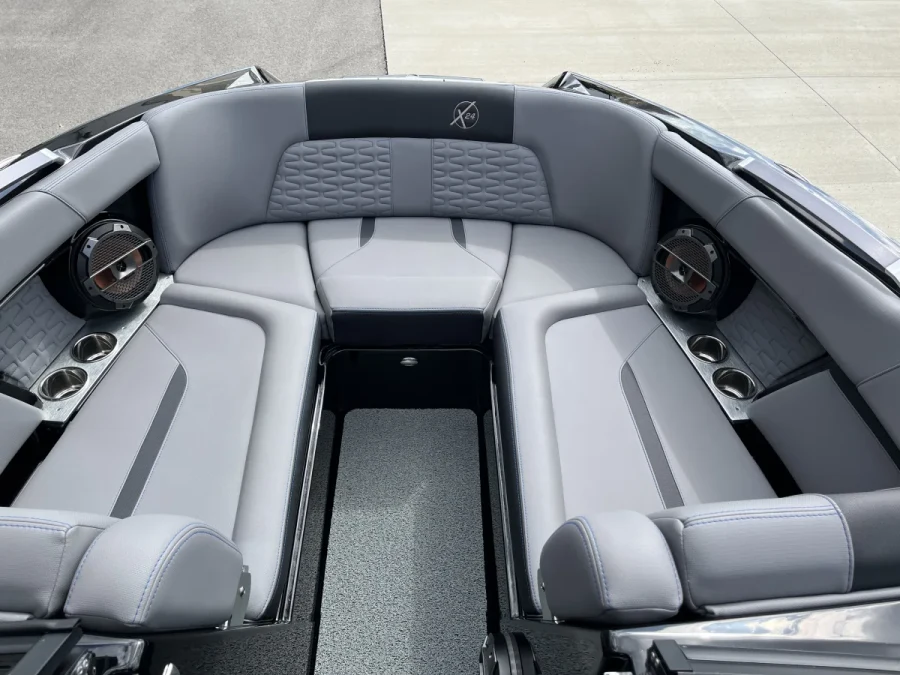 2022-mastercraft-x24-137920-image8.webp