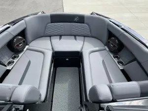 2022-mastercraft-x24-137920-image8.webp