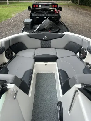 2022-mastercraft-xt24-137947-image13.webp