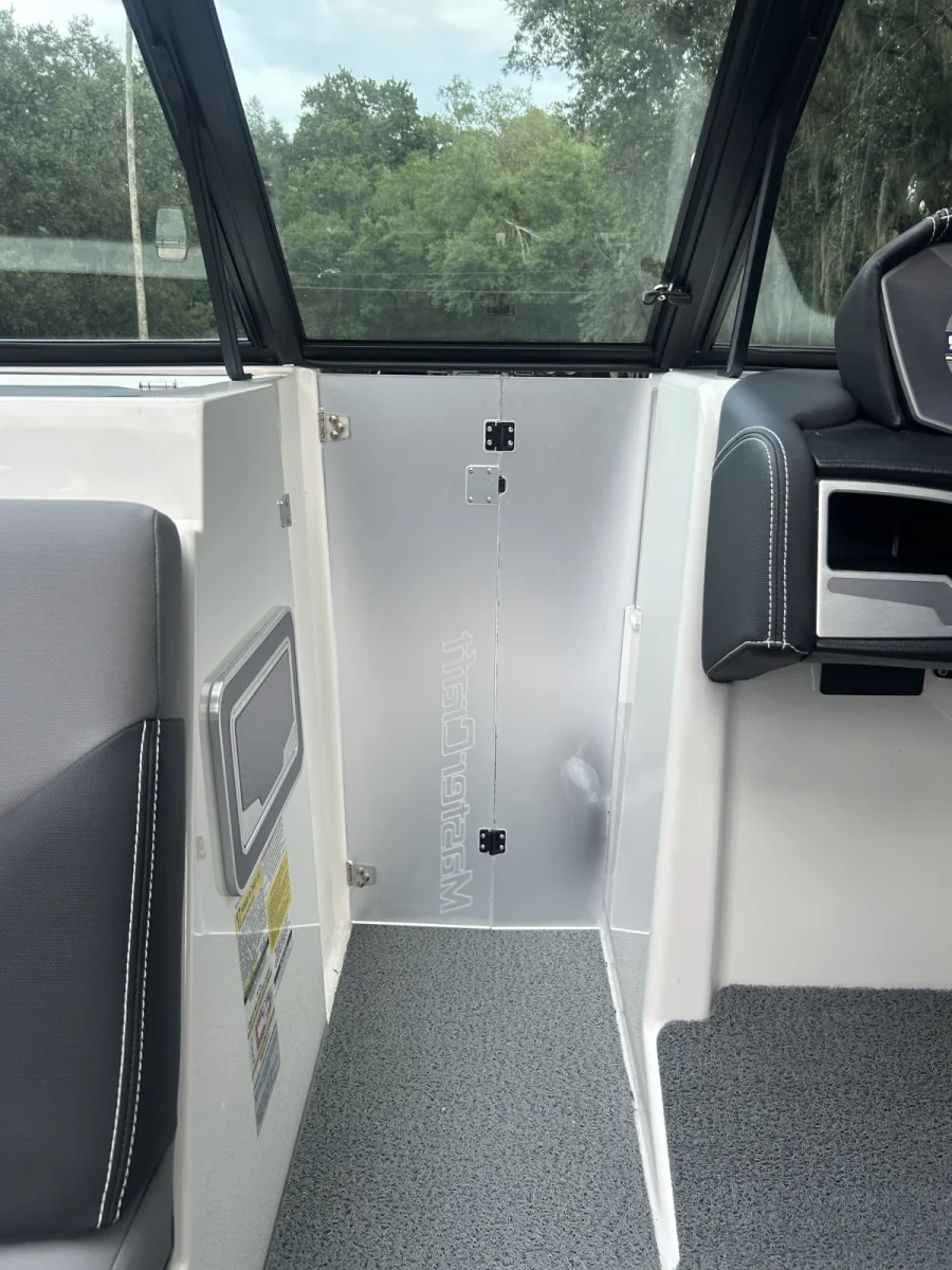 2022-mastercraft-xt24-137947-image15.webp