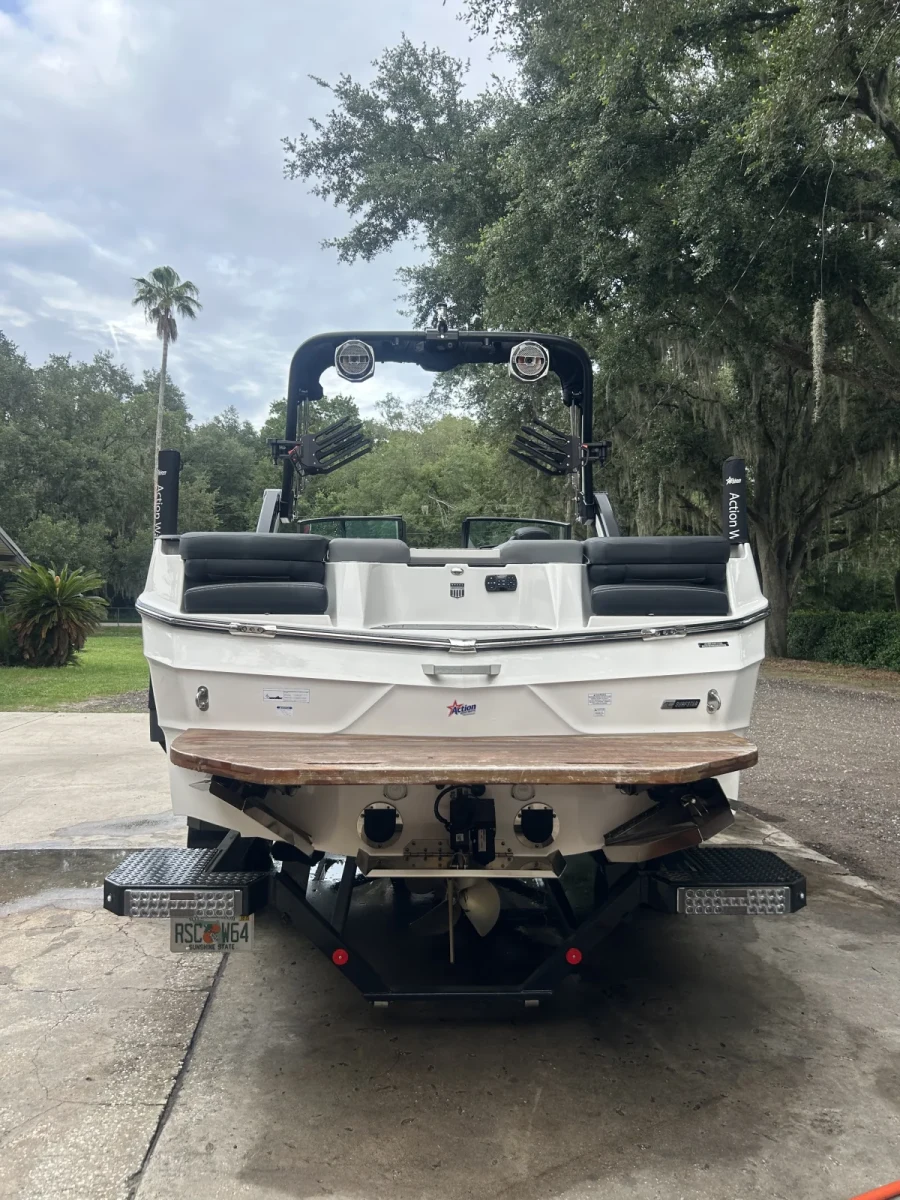 2022-mastercraft-xt24-137947-image4.webp