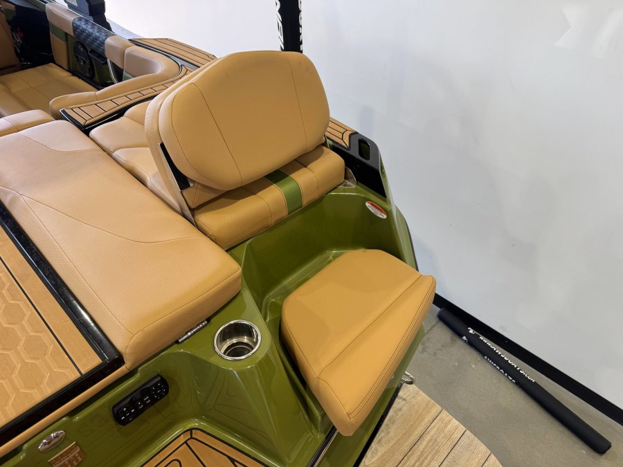 2022-mastercraft-xt23-137955-image13