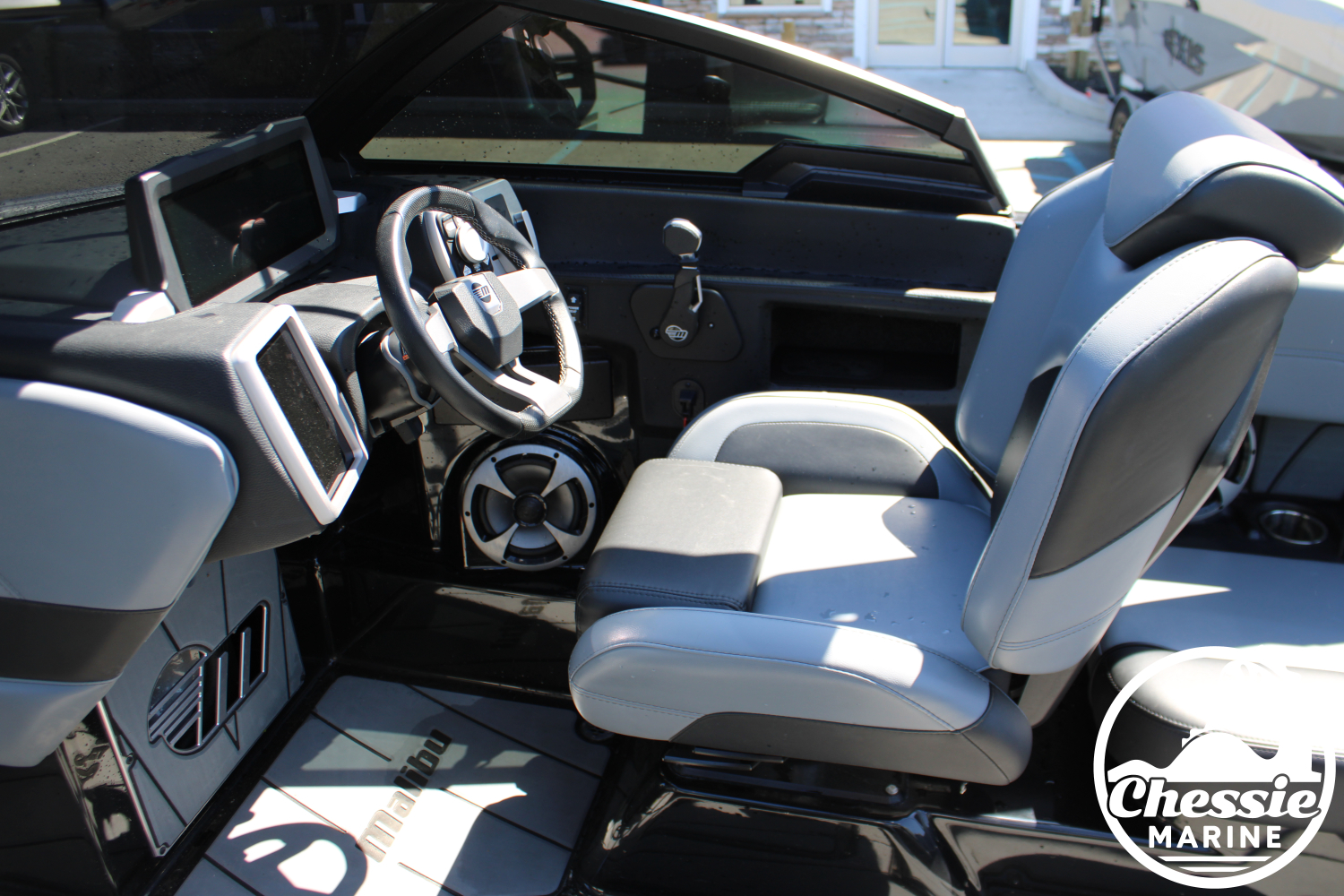 2021 Malibu 23 LSV