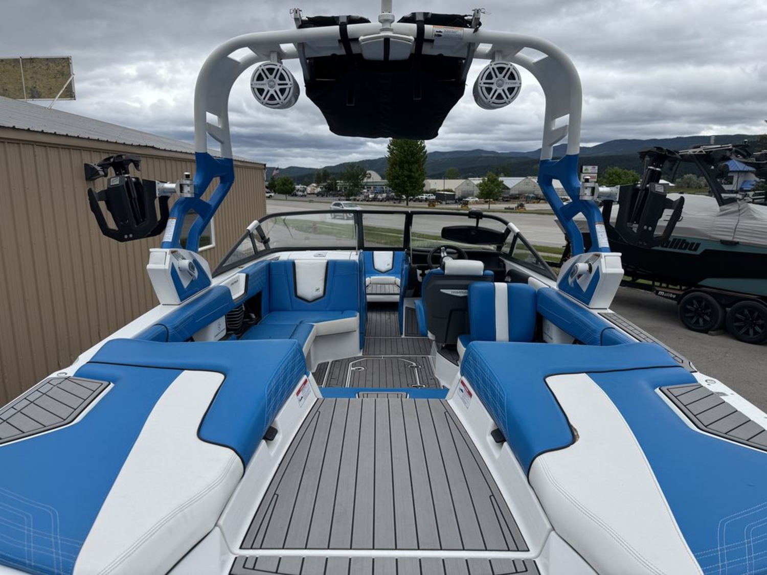 2018 Nautique G23